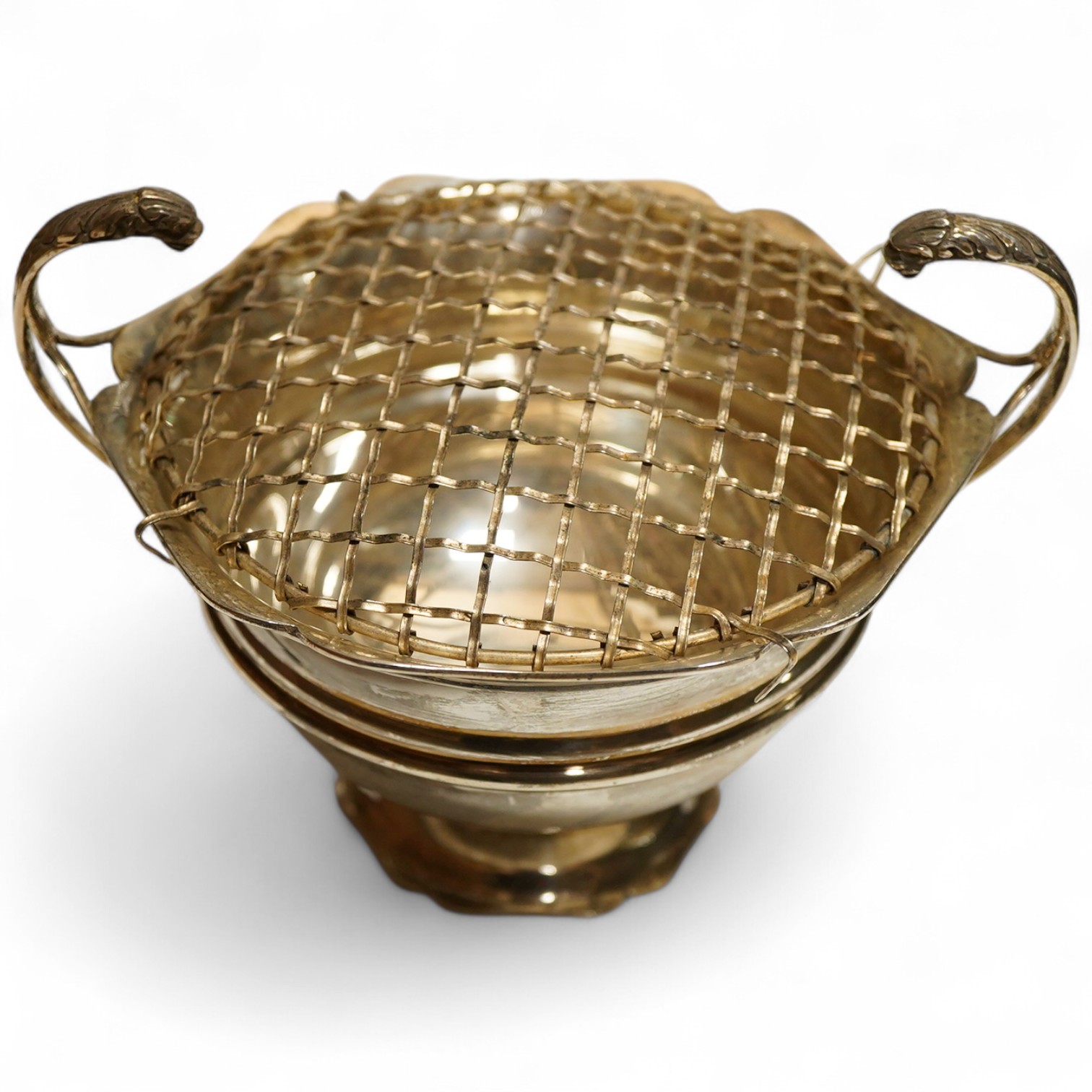 A George V silver rose bowl Birmingham, 1912, Thomas Edward Atkins, height 13.5cm., weight approx. 10.01ozt